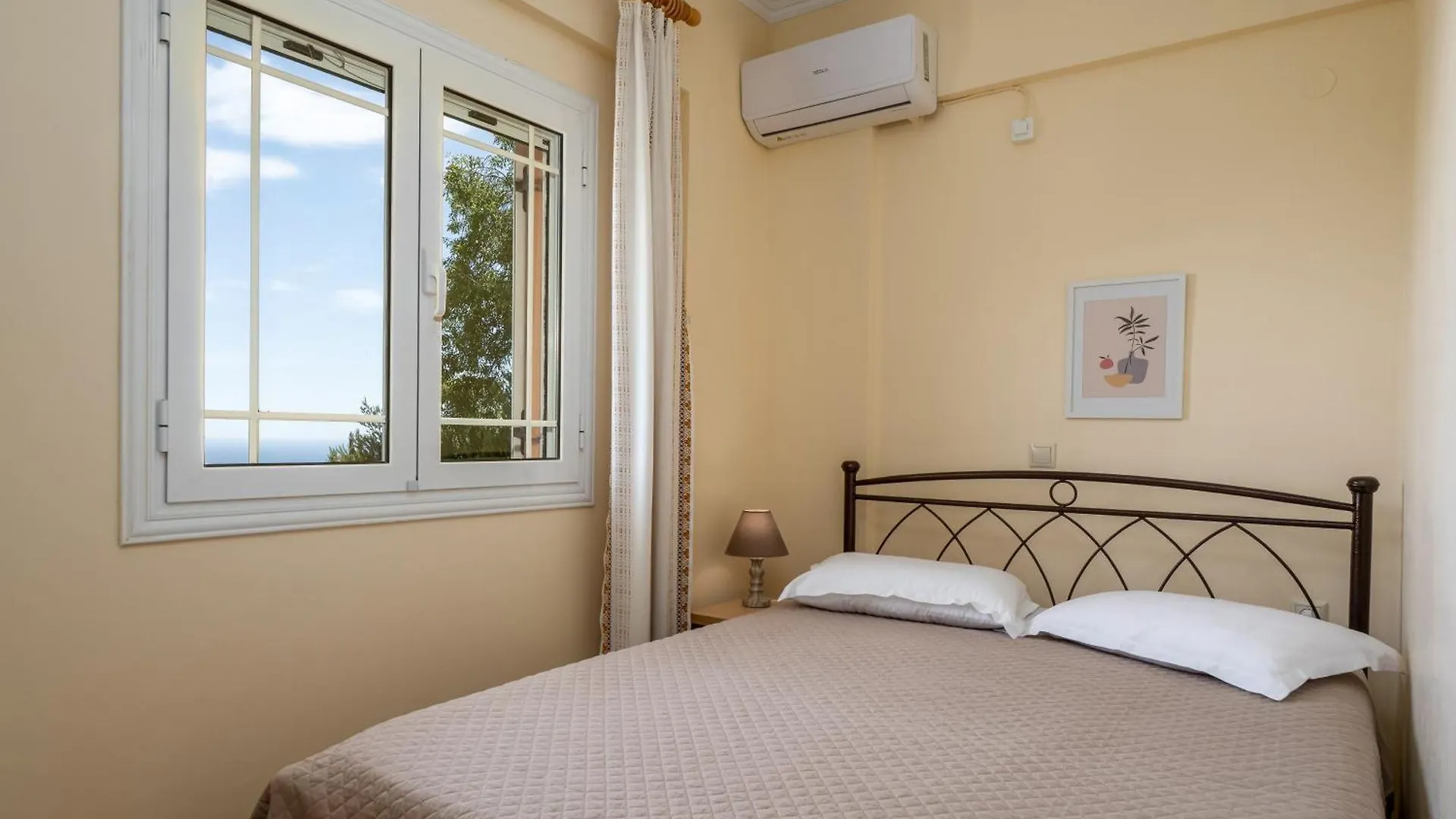 Maria'S Sea View Apartments Mousata 0*,